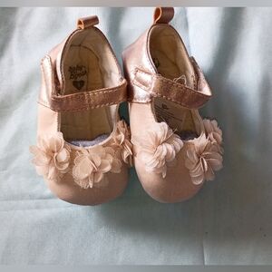 ‼️5 items for $8‼️Floral Baby Shoes - Pink